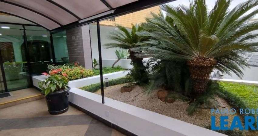 Sala comercial para alugar na Rua Bertioga, Saúde, São Paulo