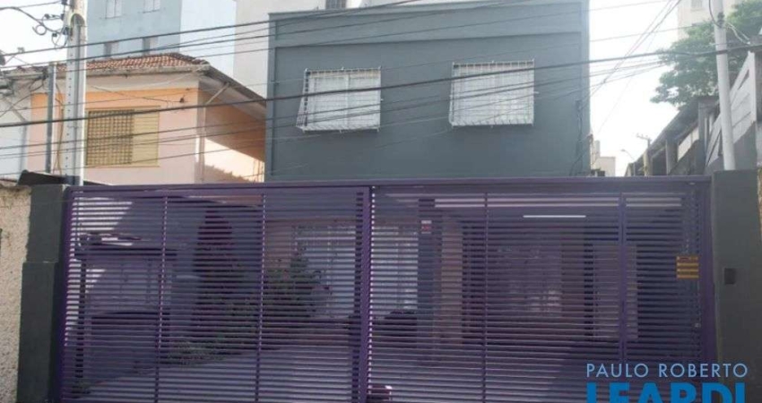 Casa com 4 quartos à venda na Rua Pero Neto, Mirandópolis, São Paulo