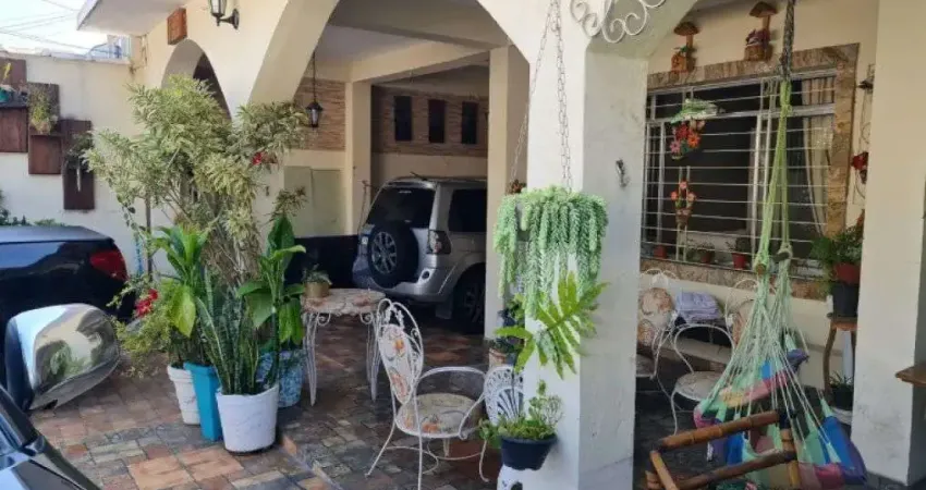 Casa com 6 quartos à venda na Avenida Dom Pedro I, Cambuci, São Paulo