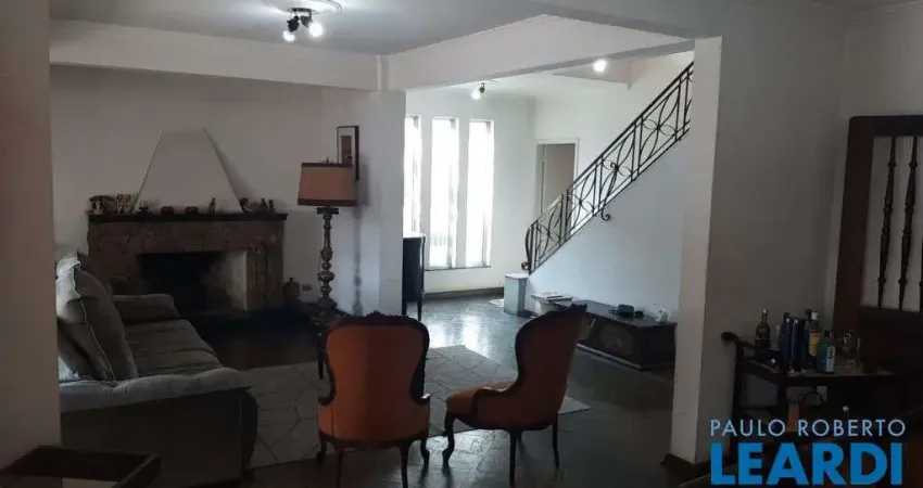Casa com 5 quartos à venda na Rua Heitor Peixoto, Aclimação, São Paulo