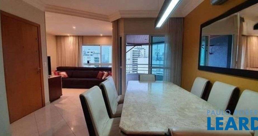 Apartamento com 3 quartos à venda na Avenida da Aclimação, Aclimação, São Paulo