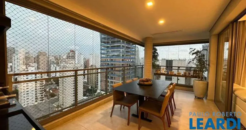 Apartamento com 3 quartos à venda na Avenida Lavandisca, Moema, São Paulo