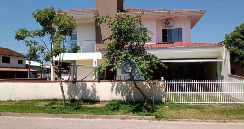 Sobrado com 4 dormitórios à venda, 180 m² por R$ 699.900,00 - Praia de Ubatuba - São Francisco do Sul/SC