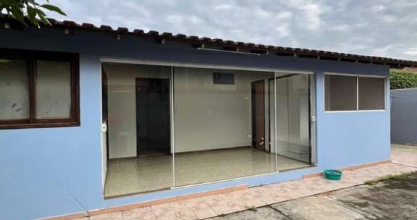 Casa para Locação em Macaé, São Marcos, 3 dormitórios, 2 banheiros, 1 vaga