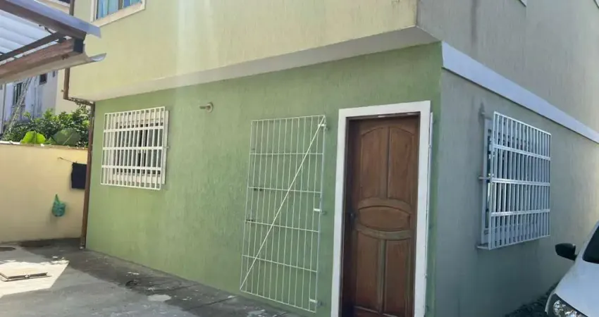 Duplex para Venda em Rio das Ostras, Jardim Bela Vista, 2 dormitórios, 1 suíte, 1 banheiro, 1 vaga