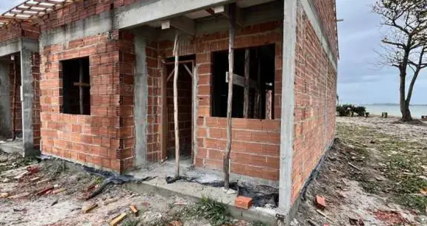 Casa para venda em rio das ostras, cidade beira mar, 2 dormitórios, 1 banheiro, 1 vaga