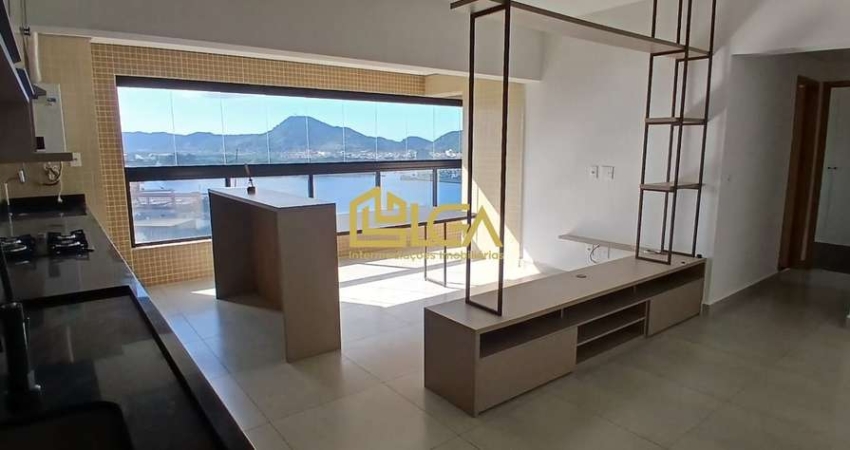 Vista Privilegiada e Qualidade de Vida na Ponta da Praia – Locação Imperdível!