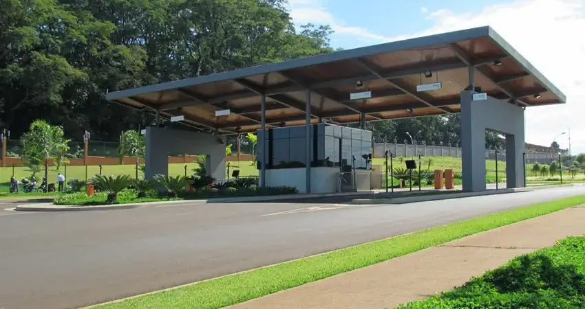 Vendo lote Alphaville II com 662 m² pronto para construir