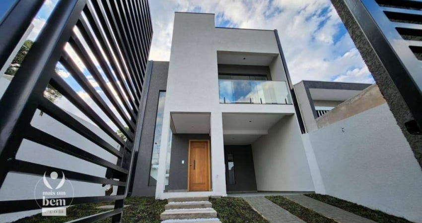 Maravilhoso sobrado com 3 quartos sendo 1 suíte com sacada, 2 vagas de garagem  à venda - Tingui - Curitiba/PR
