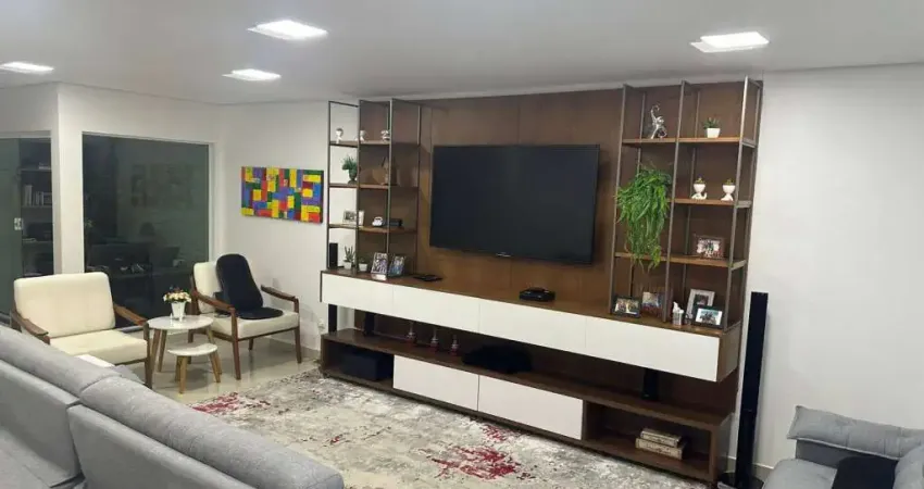 Sobrado Alto Padrão em Localização Privilegiada 350 m² 4 Dormitorios