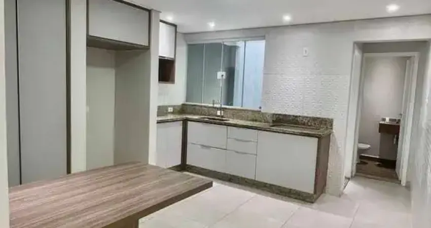 Sobrado com 160 m² 3 Dormitorios sendo 1 Suite e 2 Vagas de Garagens