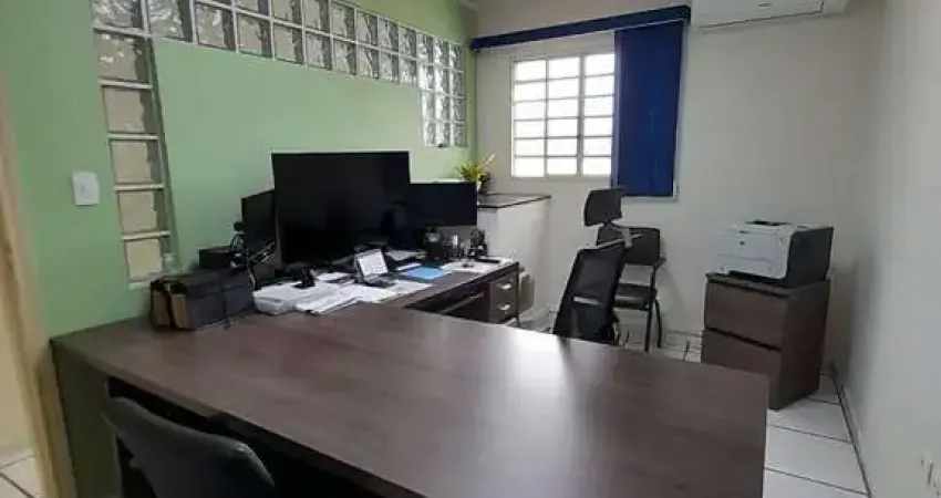 Sobrado Comercial 226m² em Otima Localizaçao 8 Salas e Uma Edicula