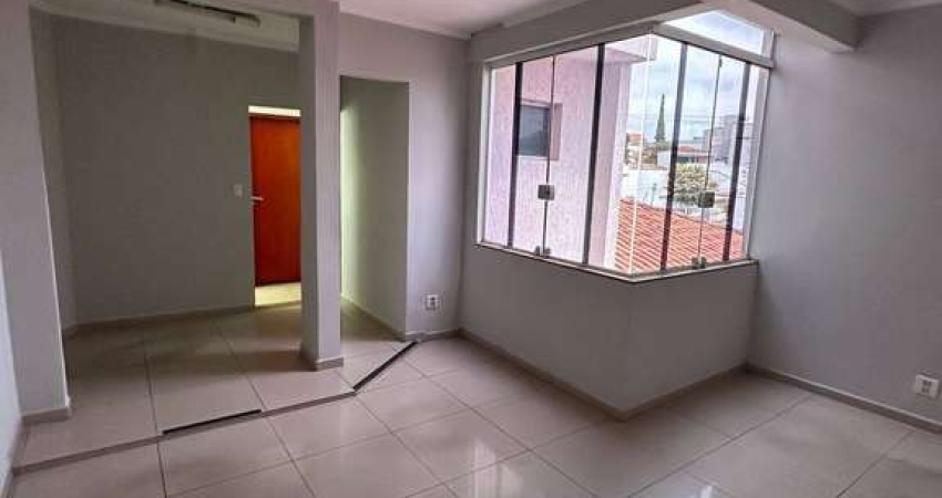 Sobrado com 214 m² 6 Dormitorios sendo 1 Suite e 2 VAgas de Garagens