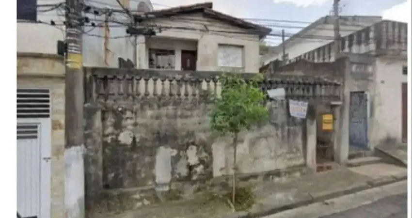 Casa com terreno alto com 179m² 2 dormitórios  e 1vaga de garagem