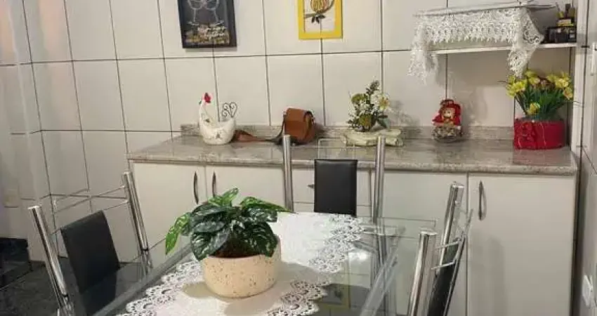 Sobrado à venda com 167m², 5 quartos e 2 vagas. oportunidade na região.