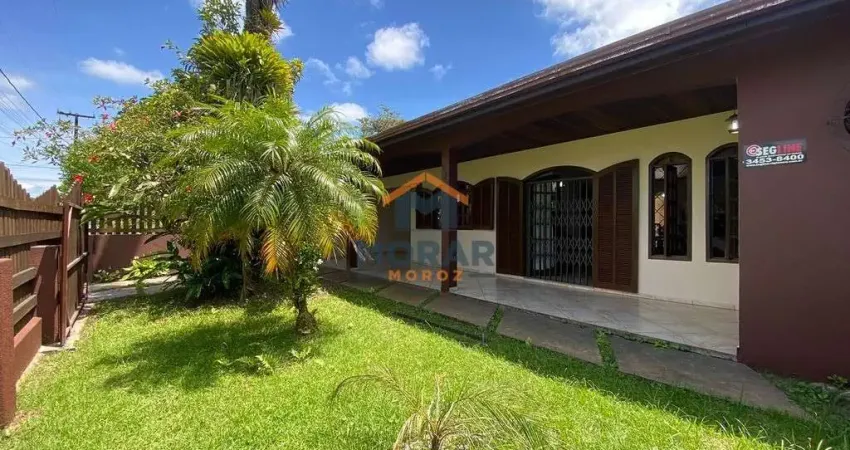 Residência com edícula em Shangri-lá