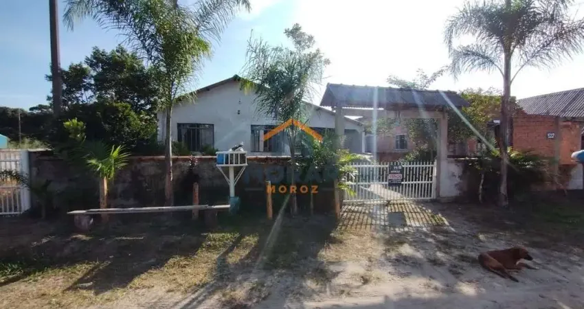 Residência com 2 domitórios em Praia de Leste