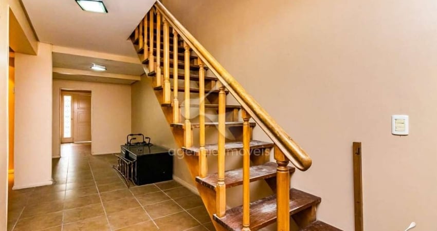 Excelente casa MOBILIADA 4 dormitórios para locação, com 240m², churrasqueira, piscina e 2 vagas, n