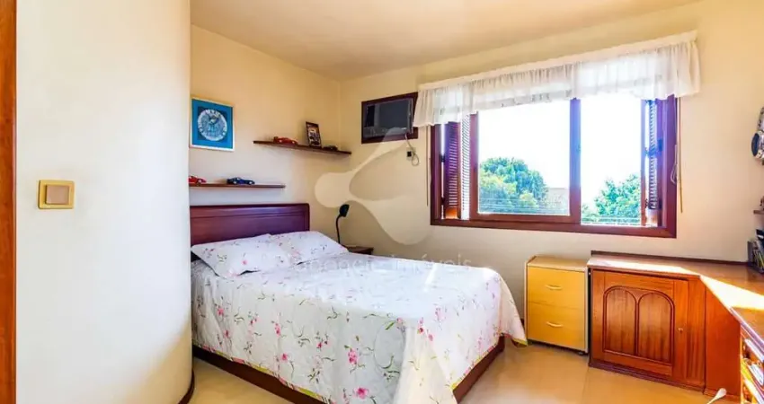 Casa para Venda em Porto Alegre, Vila São José, com 407 m², 1 suíte, 3 quartos, 2 banheiros