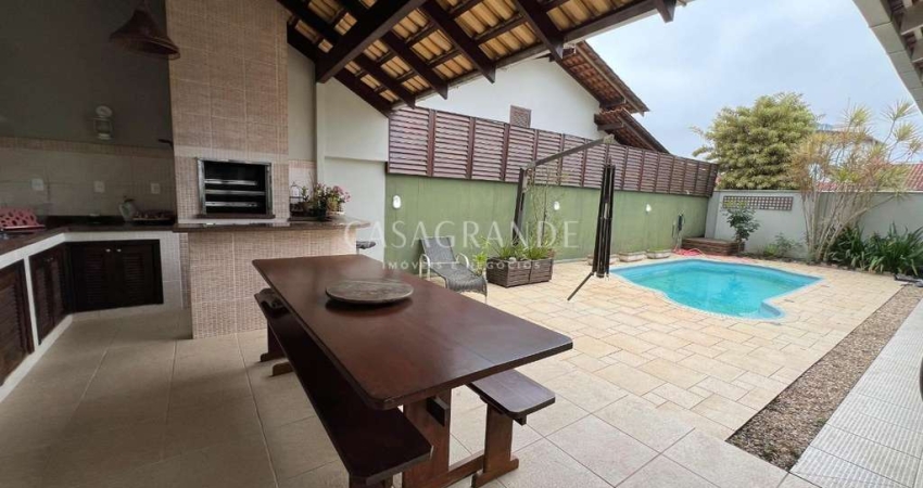 Casa em condomínio fechado com 3 quartos à venda no Santo Antônio, Joinville 