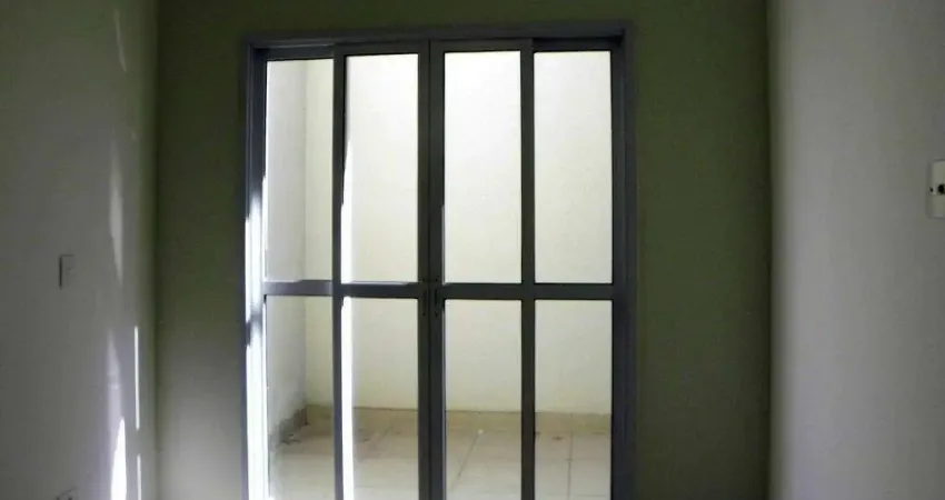 Apartamento com quintal baeta neves. 2 dorm.2 wcs. 1 vaga! agende sua visita.