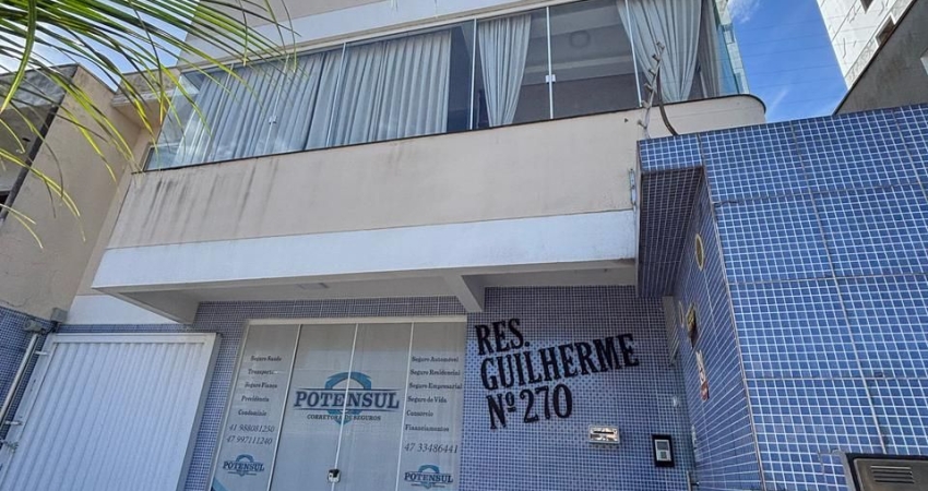 Vende-se apartamento com cozinha planejada no bairro São Judas em Itajaí