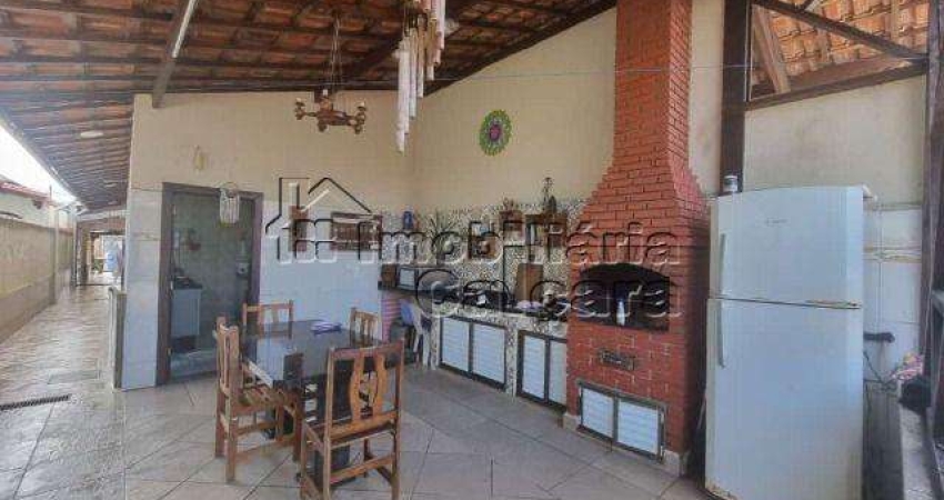 Casa para Venda em Praia Grande, Jardim Real, 2 dormitórios, 1 suíte, 3 banheiros, 2 vagas