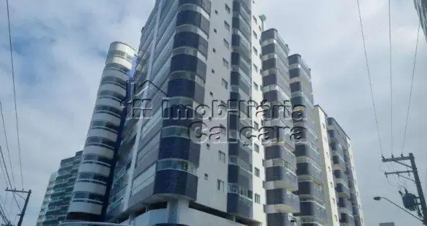 Apartamento com 02 dormitórios, no Maracanã á 40 metros da praia!!!