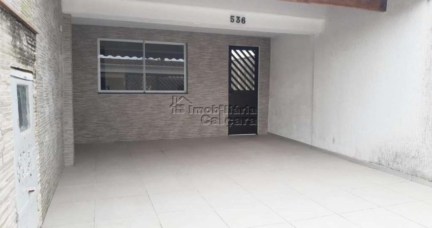 Casa com 02 dormitórios no Jardim Imperador á 500 metros da praia!!!