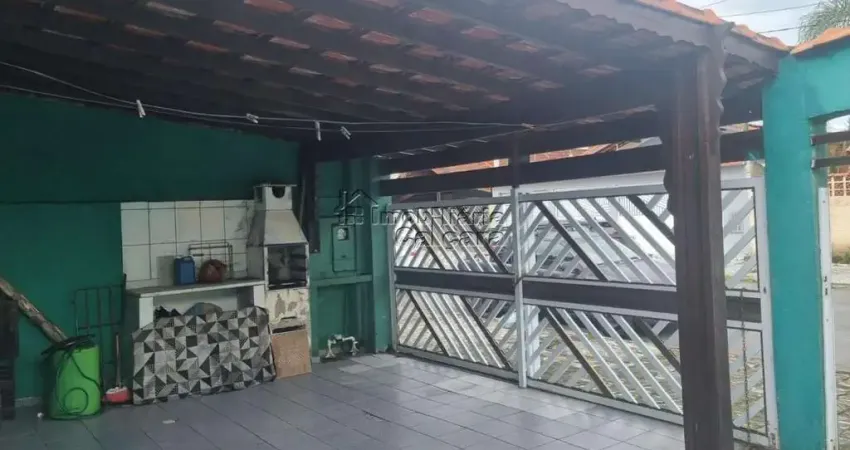Casa com 02 dormitórios, no Jardim Real á 200 metros da praia!!!