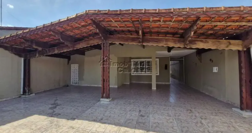 Casa com 02 dormitórtiros, isolada no Jardim Imperador á 200 metros da praia!!!