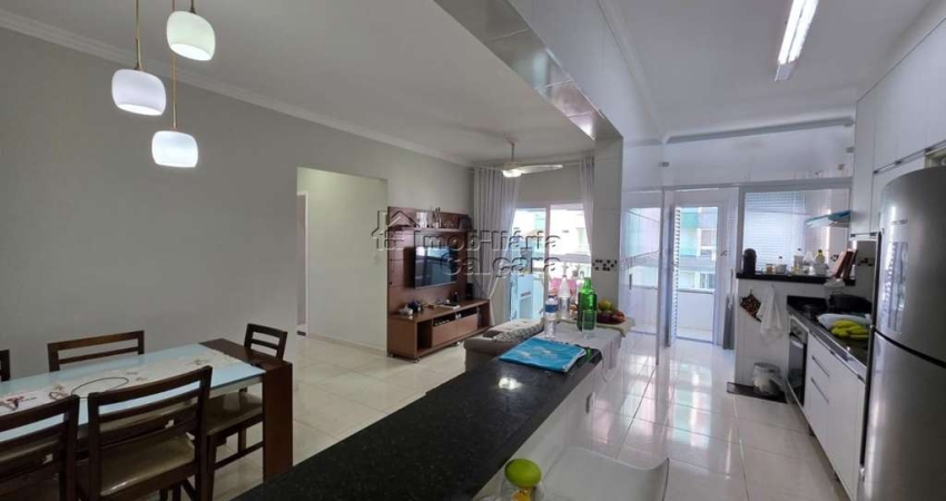 Apartamento com 02 dormitórios, no Caiçara á 100 metros da praia!