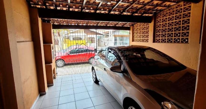 Casa com 01 dormitório no Maracanã, á 400 metros da praia!!!