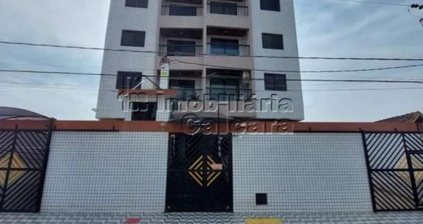 Apartamento com uma suíte, á 100 metros da praia!!!