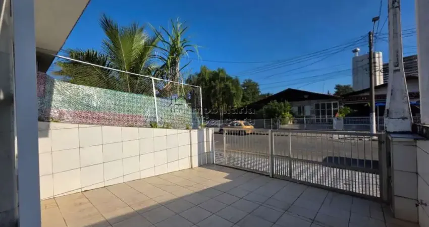 Casa no Jardim Imperador, com 02 suítes á 100 metros da praia!!