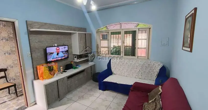 Casa no bairro maracanã, á 500 metros da praia, vem conferir!