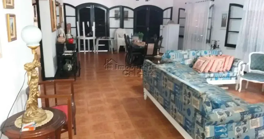 Casa com 03 dormitórios, isolada no flórida, á 60 metros da praia!!!!