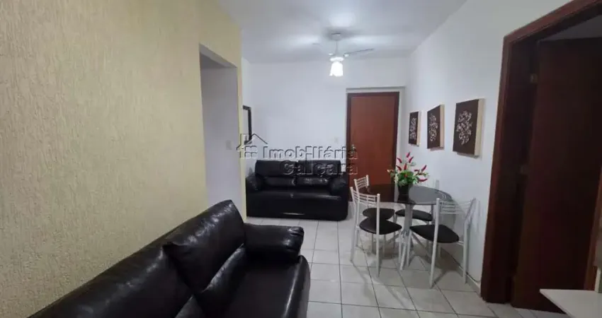 Apartamento com 01 dormitório, na guilhermina á 200 metros da praia!