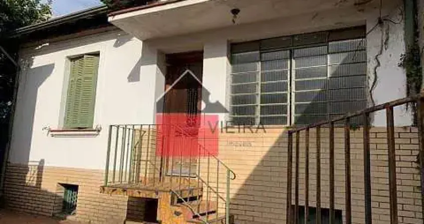 600 m2 de TERRENO com 3 casas JÁ DEMOLIDAS . Excelente p/ INVESTIDOR ! Ótimo local - próximo ao