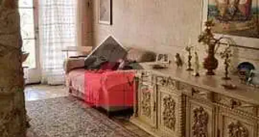 Excelente Sobrado à venda no bairro Cambuci, com tres dormitórios, uma suíte e 2 vagas, Rua Arbori