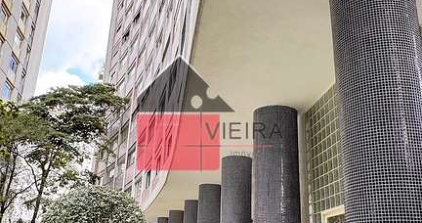 Apartamento à venda. São 240m² com quatro dormitórios sendo duas suítes. Lavabo área de serviço com