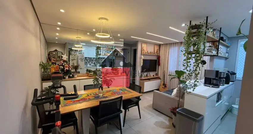 Apartamento à venda, com 2 dormitorios,1 banheiro, armarios planejados,onibus em frente,cambuci, Sã