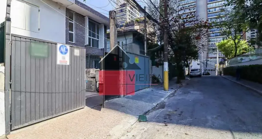 Casa Comercial Charmosa com 2 VAGAS de GARAGEM no Itaim Bibi | Próxima à Av. JK e Joaquim Floriano