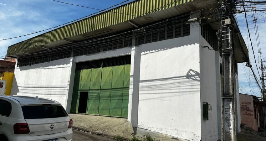 Galpão com 240m², Bairro da Paz, com doca, Próximo a Igreja Católica
