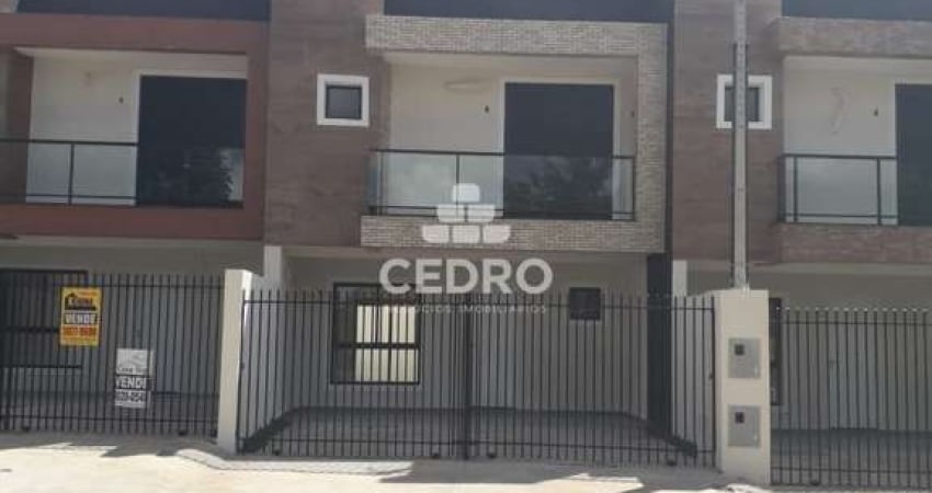 Sobrado com 3 quartos, sendo 1 suíte, no Jardim Carvalho