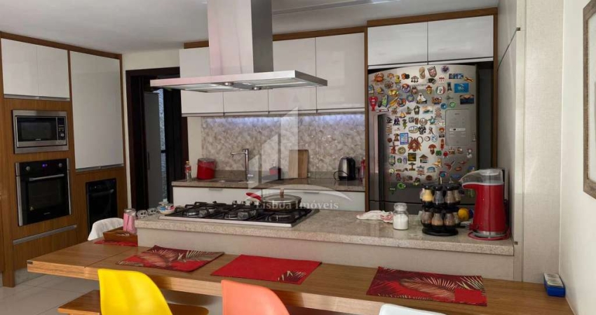 Casa Averbada, com Mobilia e Piscina no bairro Floresta !!
