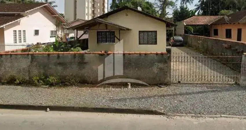Terreno em área central do bairro Vila Nova com 728 m2 !!