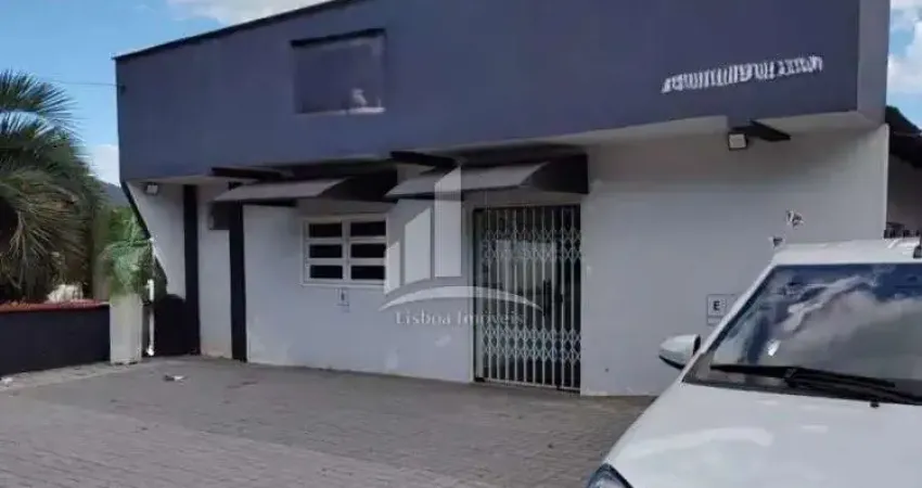 Casa Comercial a venda no bairro Saguaçu !!