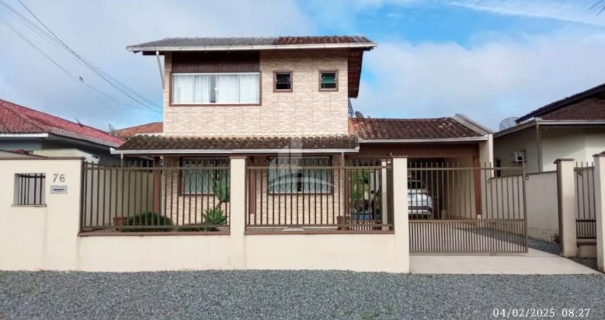 Casa com 1 quarto à venda na Rua Afonso Moreira, Boehmerwald, Joinville