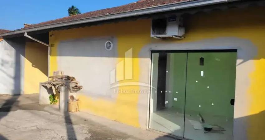 Casa comercial no Morro do Meio!